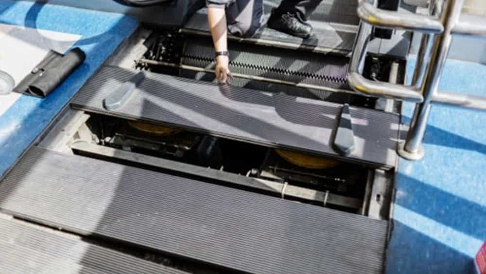 مونتاژ و نصب پله برقي با استاندارد روز